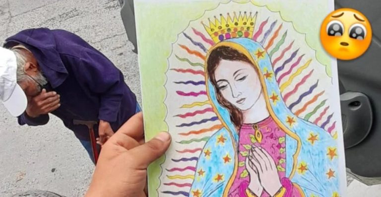 Abuelito hace dibujos y los vende para comprar leche para