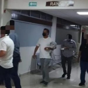 Ingresa el Bronco a hospital de Monterrey por problemas de salud