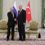 Putin y Erdogan debaten en Irán sobre exportación de granos de Ucrania