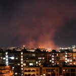 Israel ataca aeropuerto de Alepo y suburbio en Damasco