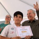 Rubén Rocha entrega reconocimientos a ganadores de Olimpiada Estatal de Matemáticas