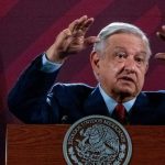 AMLO rechaza reponer la encuesta de Morena como pide Ebrard: &apos;No se inclinó balanza a favor de nadie&apos;