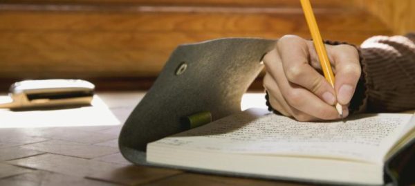 Así es como debes escribir la fecha de manera correcta, según la RAE