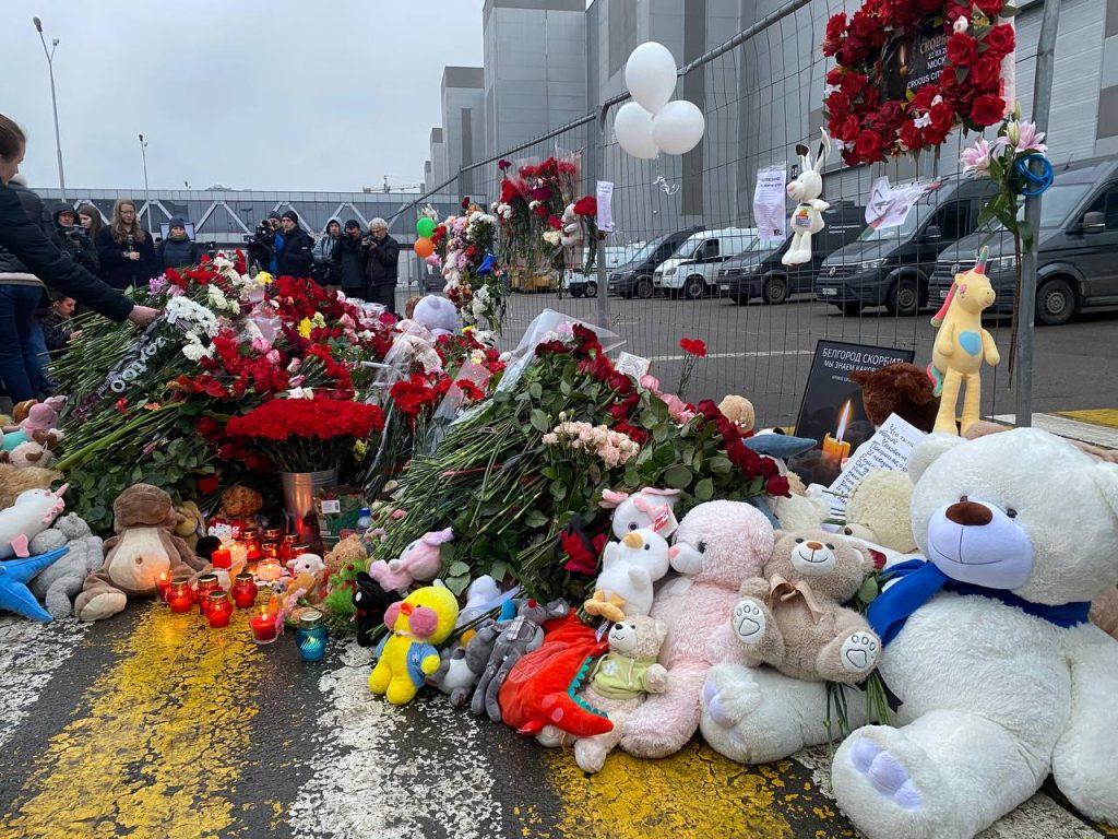 Atentado Terrorista en Concierto de Rock en Moscú: Al menos 143 Fallecidos, ISIS se Atribuye el Ataque, Rusia Acusa a Ucrania