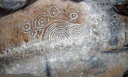 El eclipse registrado más antiguo pudo haber ocurrido hace 5.000 años. Lo sabemos por un peculiar grabado sobre roca