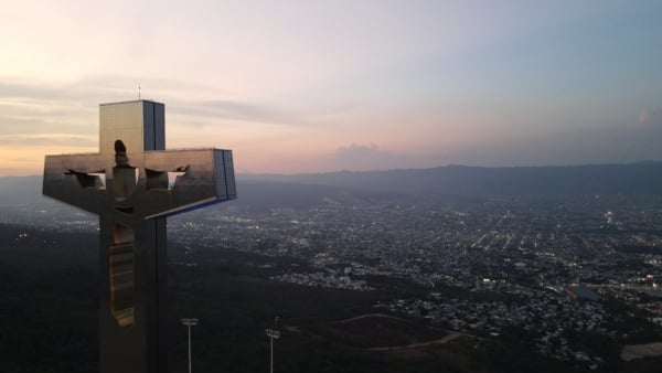 Estatuas de cristos gigantes en México - México Desconocido
