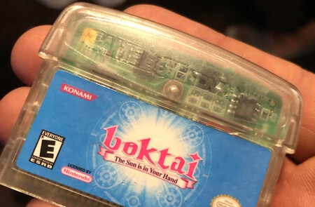 Mucho antes de que 'Pokémon Go' conquistara el mundo, Kojima ya nos hizo salir a la calle para jugar: 'Boktai'