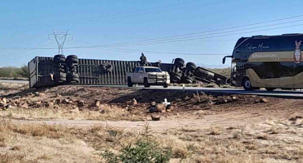 Precaución al viajar: se registra tránsito lento en carretera Hermosillo-Santa Ana por accidente de tráiler - Proyecto Puente