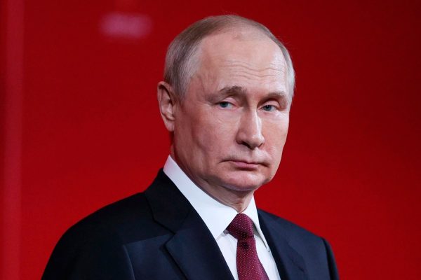 Vladimir Putin calificó el atentado en Moscú como un “acto terrorista salvaje” - UHN Plus