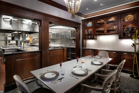 Comer en un parque de atracciones suele ser caro. Luego está este restaurante con estrella Michelín de Disney World