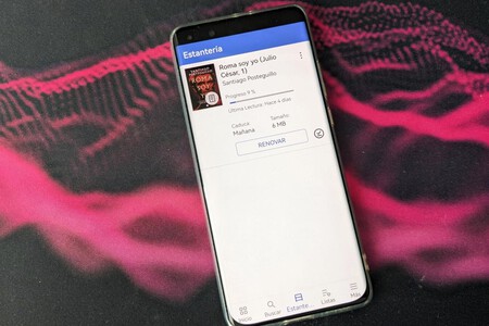 Llevo años leyendo libros en el móvil. Estas son las apps y los consejos que recomiendo para empezar a hacerlo