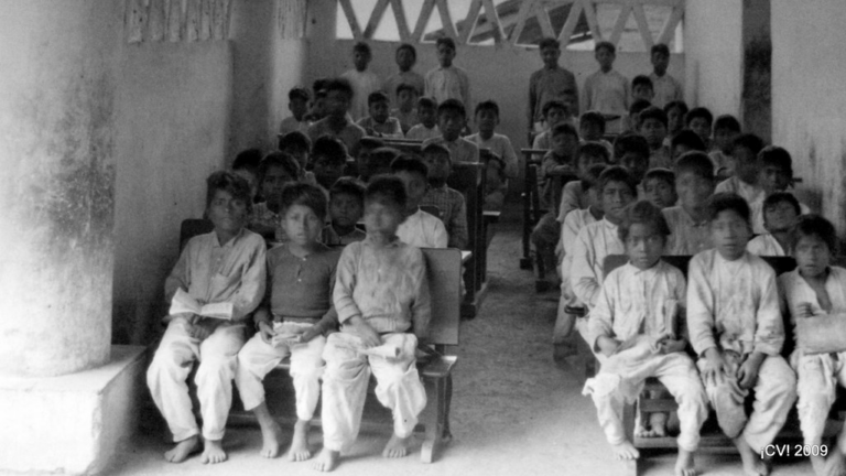 Maximiliano y Carlota, primeros en crear ley para tener educación pública en México - México Desconocido