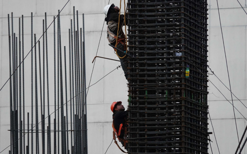 Siguen sin empleo 1.6 millones de personas