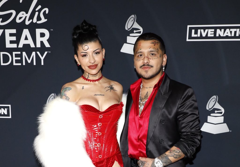 VIDEO: Christian Nodal revela que Cazzu y su hija casi mueren en el parto; pensó en quitarse la vida - El Diario NY