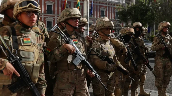 Comandante general de Bolivia dice que liberará a 'presos políticos'