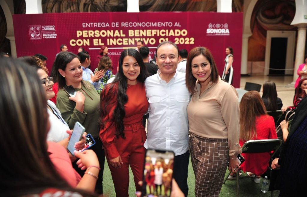 Cumple Gobernador Durazo con pago de retroactivo e incremento salarial de magisterio sonorense | Radio Sonora