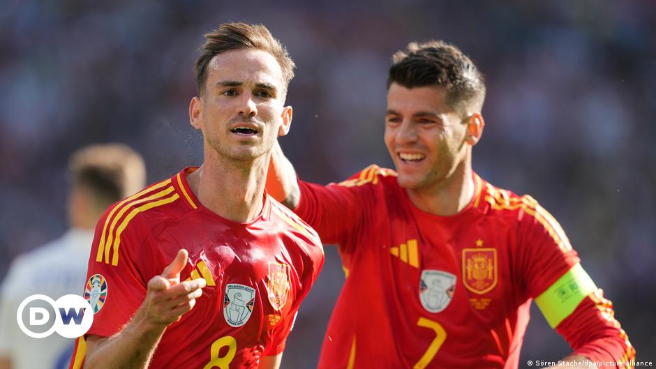 España vence 3-0 a Croacia en su debut en la Eurocopa