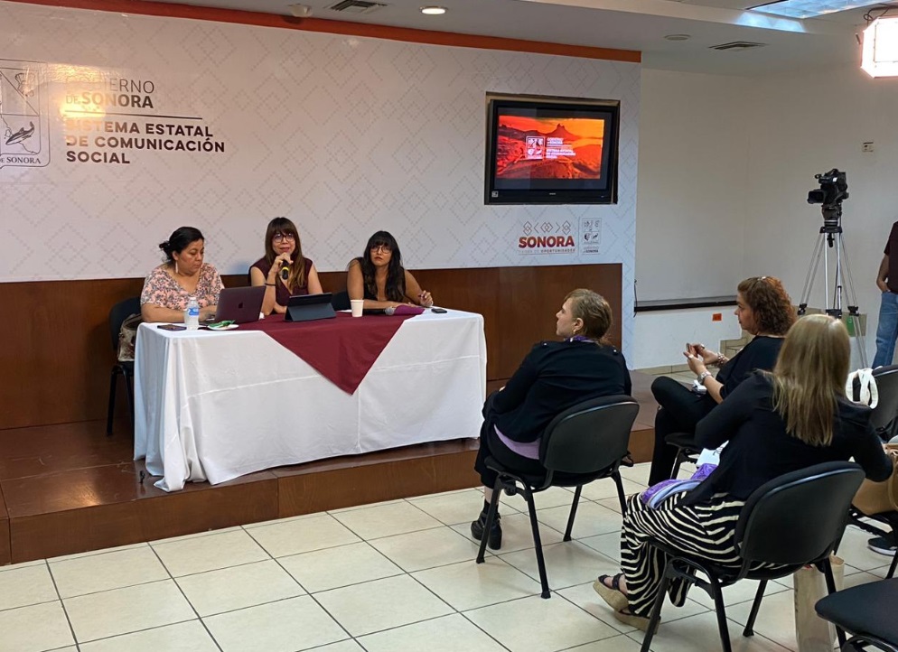 Imparten taller a periodistas para cobertura de casos de violencia de género | Radio Sonora