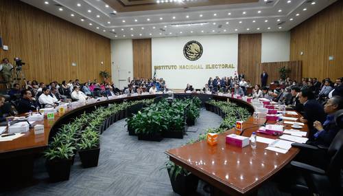 La Jornada: Pese a pugnas internas, TEPJF e INE lograron organizar comicios