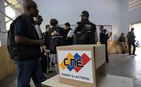 Inician elecciones presidenciales en Venezuela