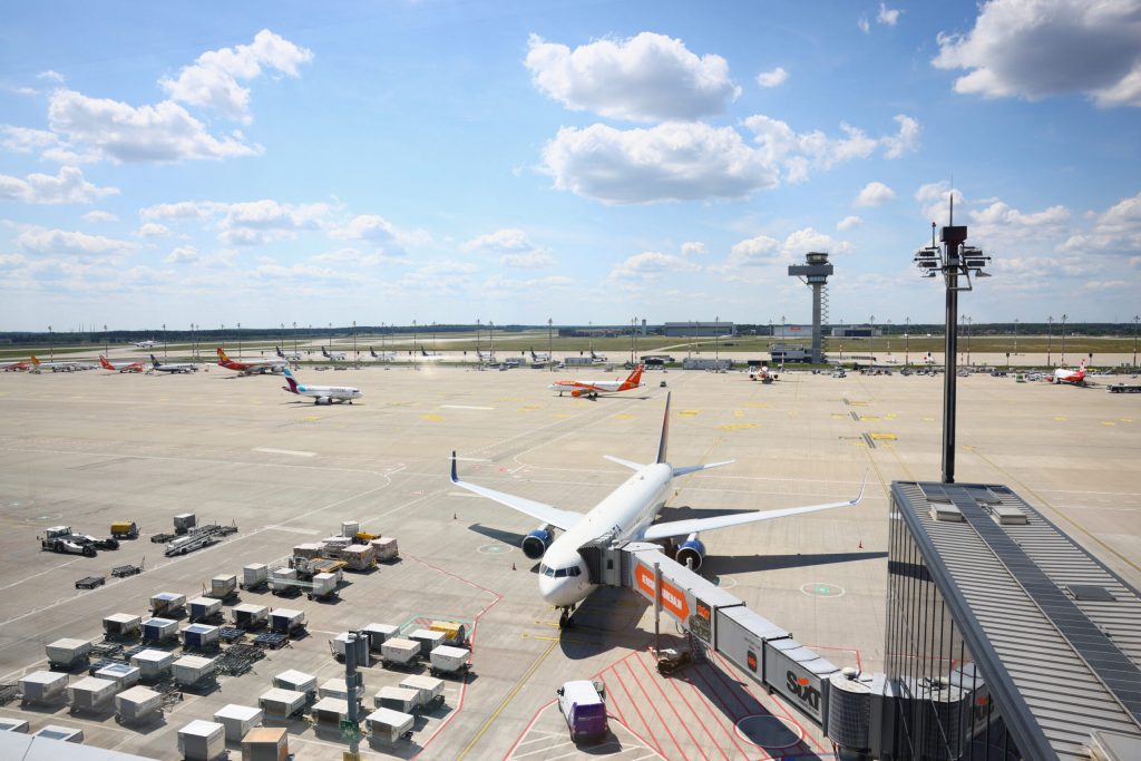 Transporte aéreo es afectado por apagón cibernético mundial