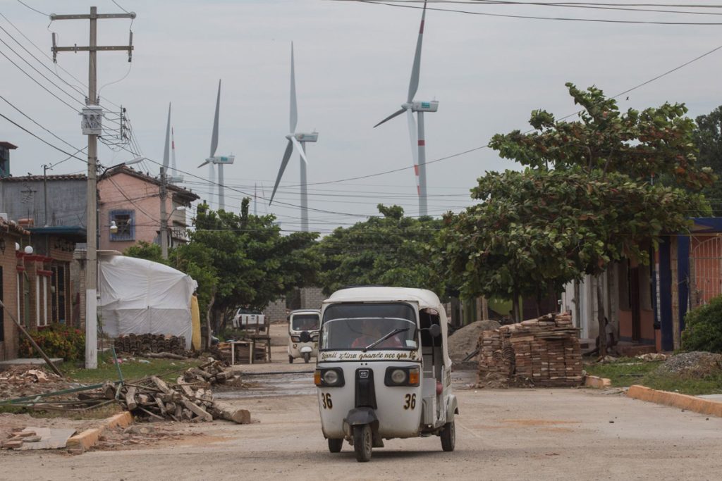 Tribunal francés aprueba demanda contra la empresa EDF por un parque eólico en México - Pie de Página