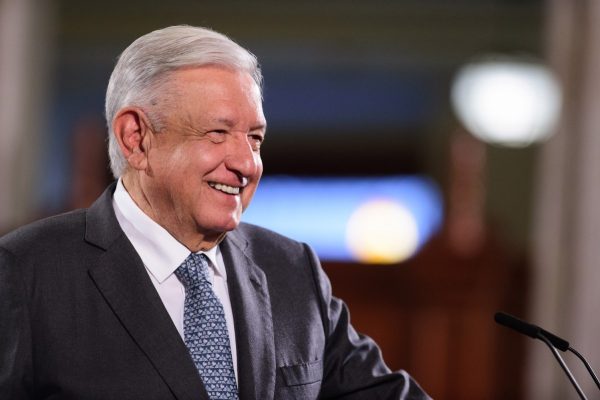 AMLO mantiene 61% de aprobación en julio