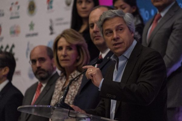 AMLO ordena al SAT investigar legalidad de donativos a MX vs Corrupción