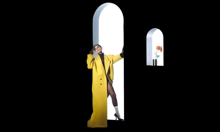 St. Vincent publicará ‘Todos Nacen Gritando’, una versión en español de su último disco: All Born Screaming