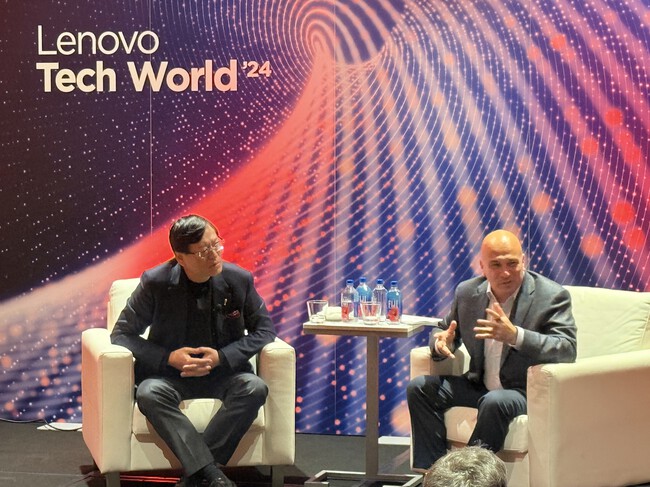 45 minutos con el CEO de Lenovo. El gigante chino tiene la obsesión de liderar la era de IA
