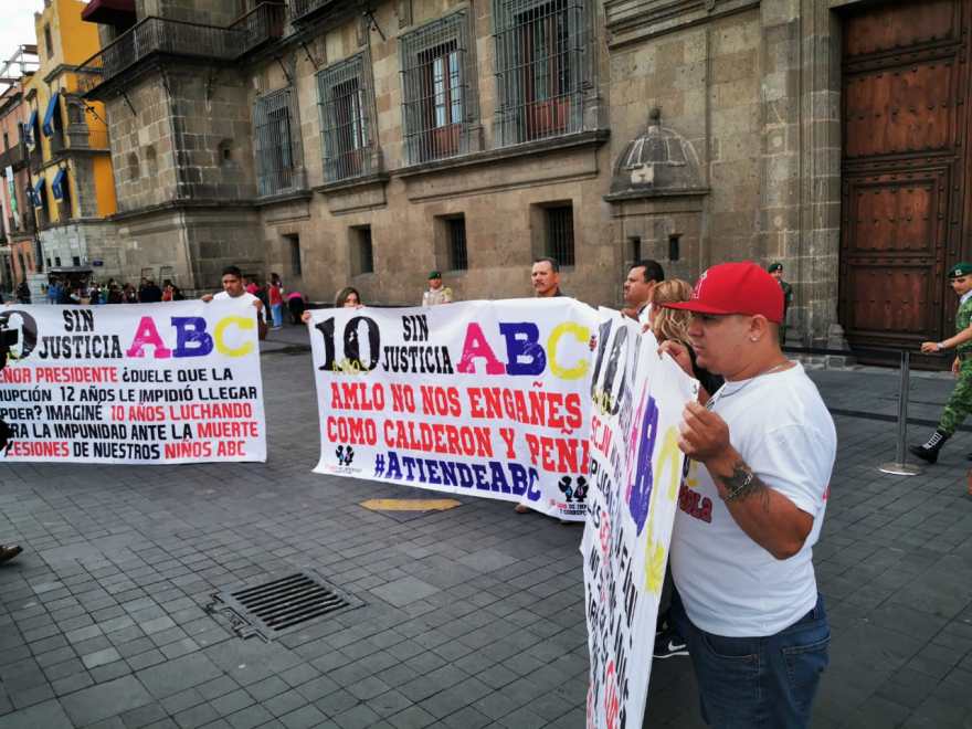 AMLO decretó pensión vitalicia para víctimas de la Guardería ABC