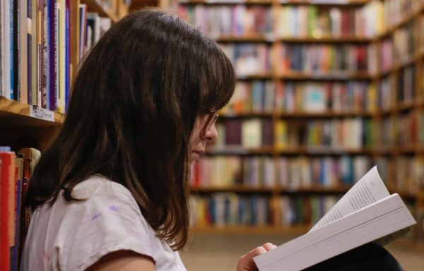 Anuncian nueva beca universal para estudiantes de nivel básico