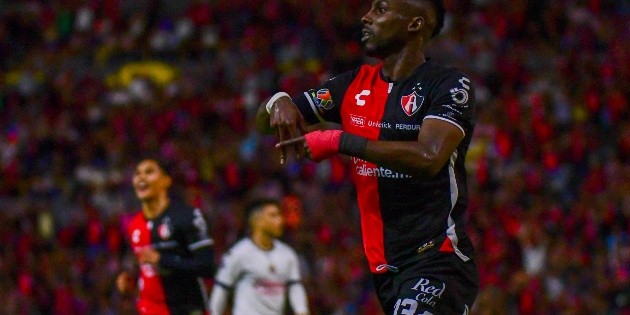 Atlas: Julián Quiñones sigue atento a sus Zorros