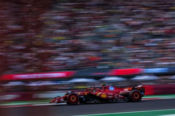 Carlos Sainz y Ferrari hunden a Red Bull y Checo Pérez, así va el Mundial de Constructores y Pilotos