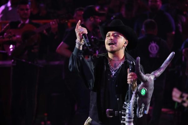 Christian Nodal reaparece en el Palenque de las Fiestas de Octubre tras rumores de salud | Radio Sonora