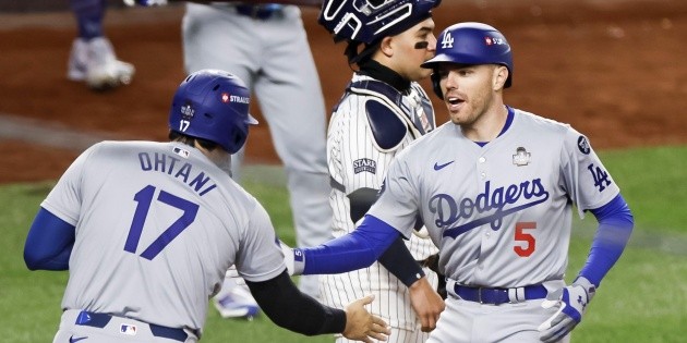 Dodgers derrotan a Yankees y acarician barrida en la Serie Mundial