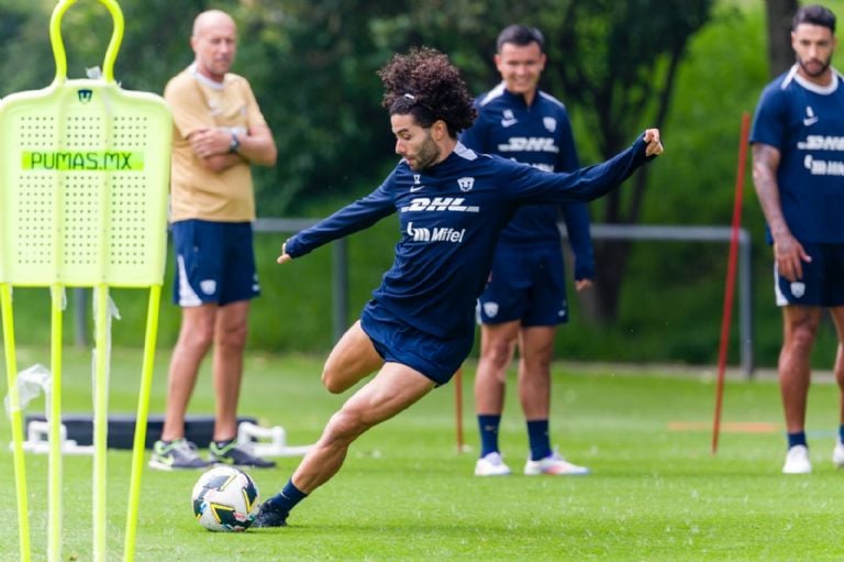 "El Chino" Huerta le da la peor de las noticias a Pumas