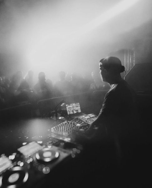 Kim Deal de The Breeders estrena su tercer sencillo solista “A Good Time Pushed”