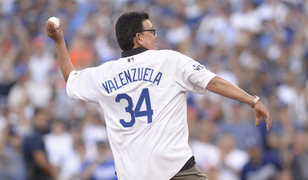 “La Fernandomanía está al nivel de la fiebre por Kobe”: Magic Johnson tras título de los Dodgers