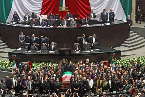 La Jornada: Plenaria de Morena revive rencillas; Haces Barba ya es operador