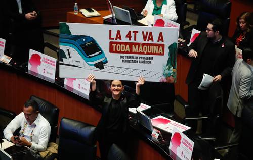 La Jornada: Renacionalizan en el Senado el transporte ferroviario de pasajeros