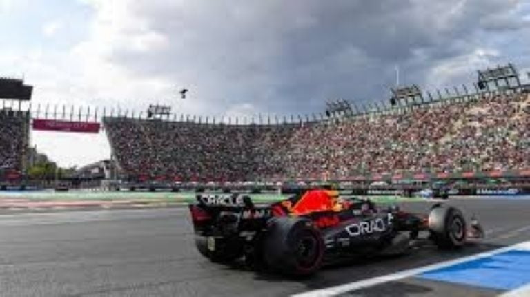 La millonada que dejará la F1 a la CDMX: Los 3 consejos de Sergio "Checo" Pérez para cuidar tu dinero