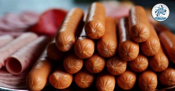 Lanzan advertencia para evitar consumir salchichas con aditivos cancerígenos