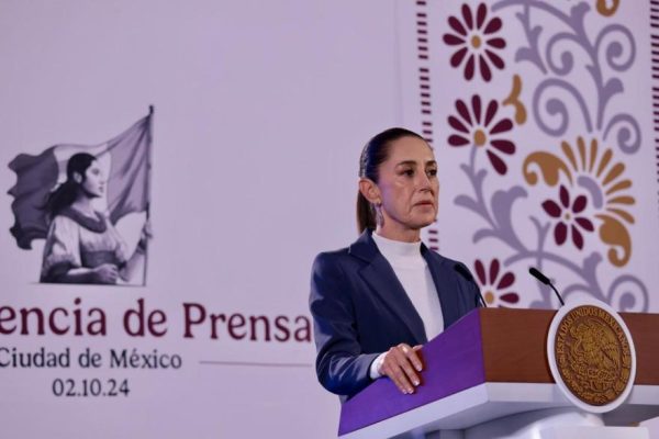 Regístrate al apoyo de Sheinbaum para mujeres de 60 a 64 años