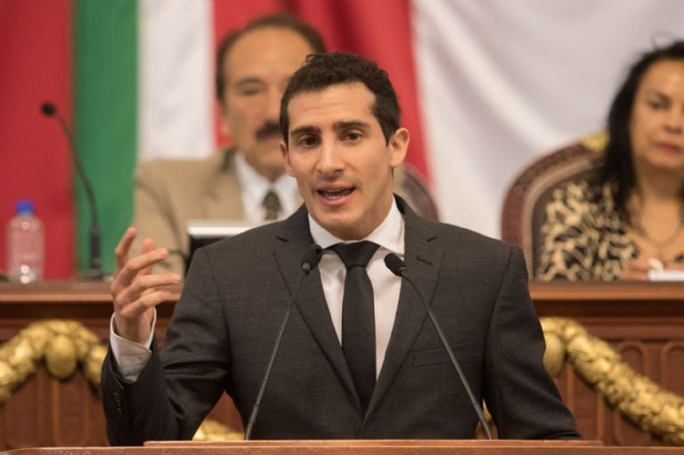 Rommel Pacheco lanza advertencia sobre las becas en Conade y da su primer golpe como nuevo dirigente