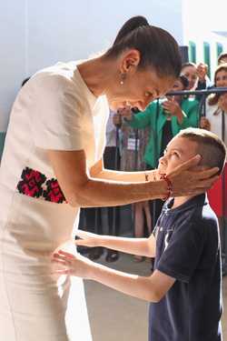 Sheinbaum da banderazo en BCS al plan Vivienda para el Bienestar