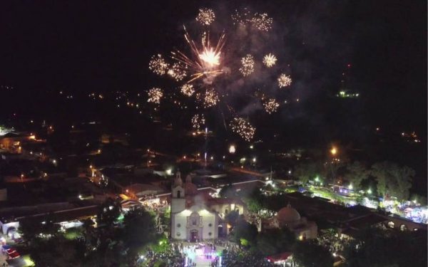 Su Majestad La Brissa en el cierre de las Fiestas de Octubre en Magdalena de Kino