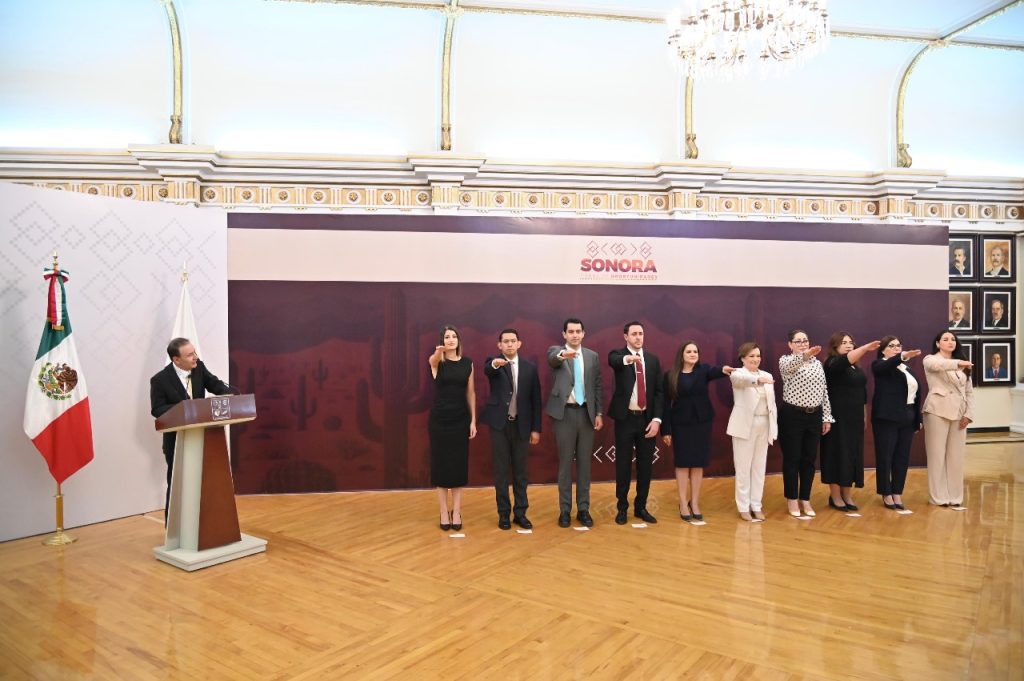 Toma Gobernador Durazo protesta a nuevas servidoras y servidores públicos | Radio Sonora