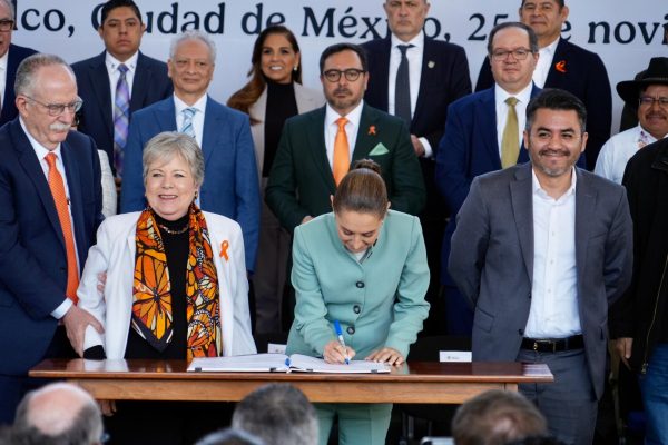 Claudia Sheinbaum firma el “Acuerdo Nacional por el Derecho Humano al Agua y la Sustentabilidad”