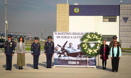 Conmemora Defensa 79 años del retorno del Escuadrón 201